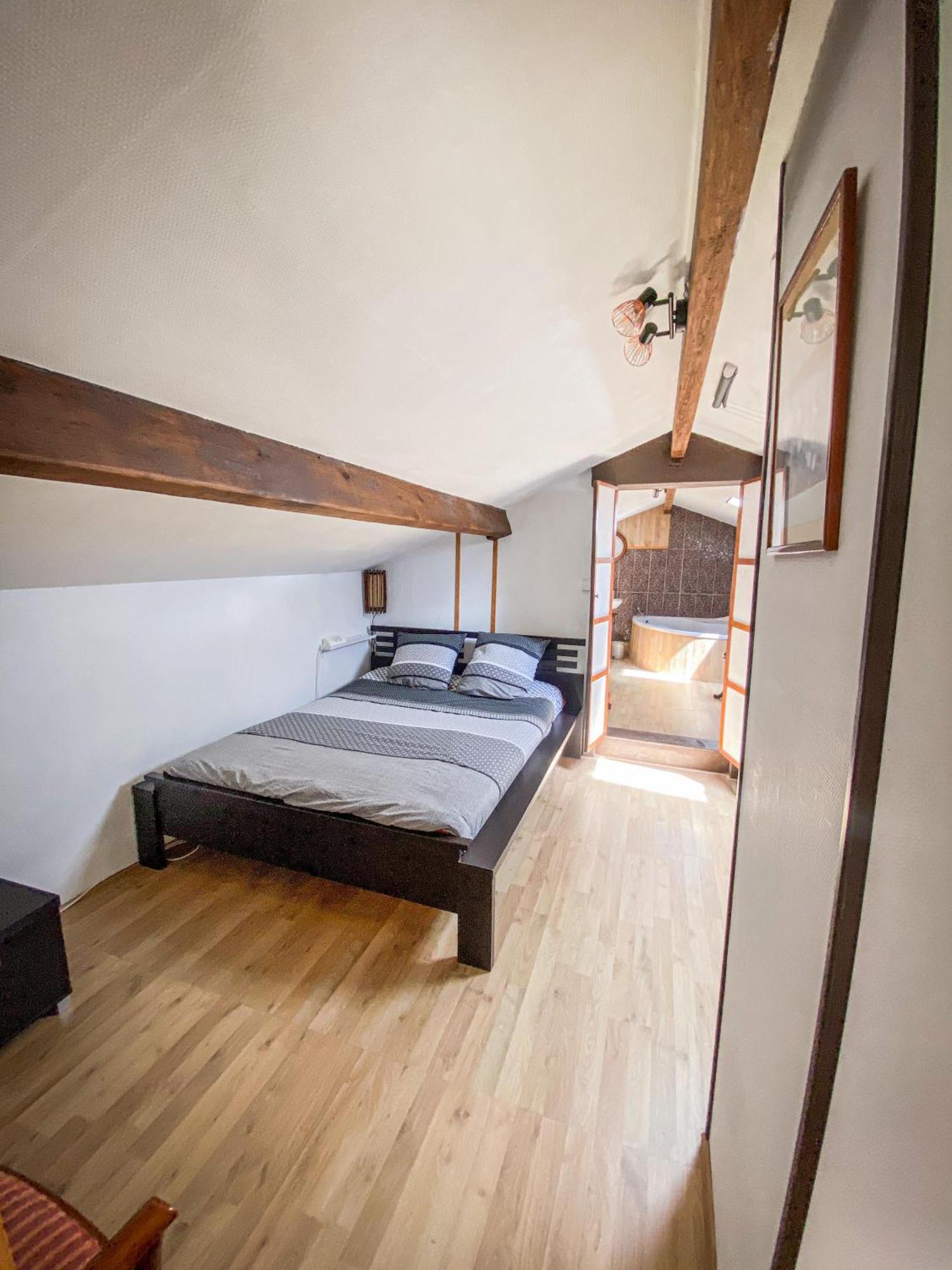 Ryokan Lankana Exideuil-sur-Vienne Екстер'єр фото